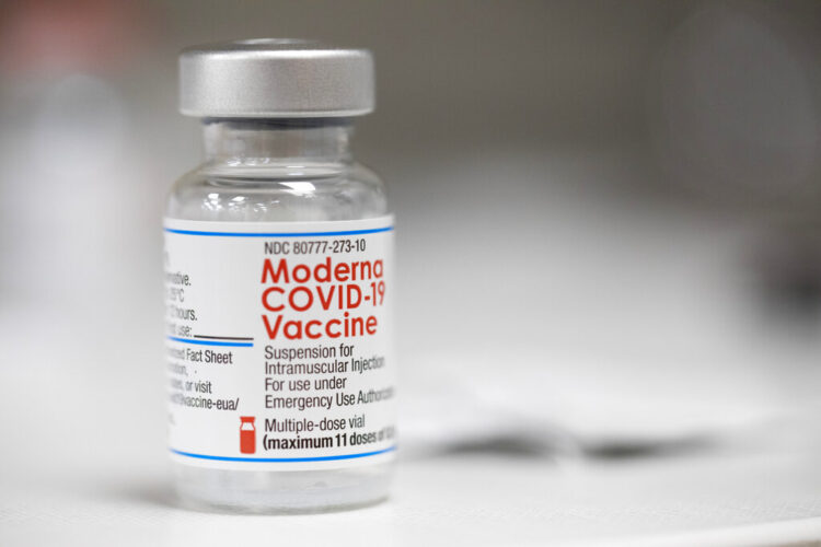 US gives full approval to Moderna's COVID-19 vaccine